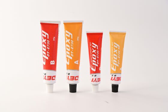 Adesivo epoxi de duas partes. Cola AB de alta resistência para ligação estrutural e reparação de superfícies.