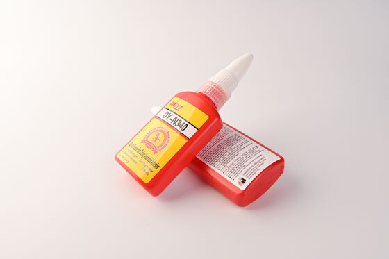 Cola anaeróbica adesiva Threadlocker amarelo claro projetada para fornecer travamento de rosca seguro e à prova de vazamentos em montagens