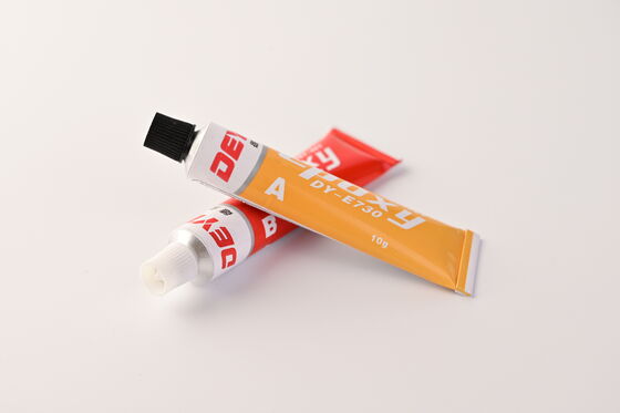 Adesivo epoxi de duas partes. Cola AB de alta resistência para ligação estrutural e reparação de superfícies.