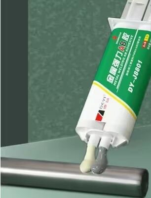 100 ml de adesivo metálico AB de alta resistência.